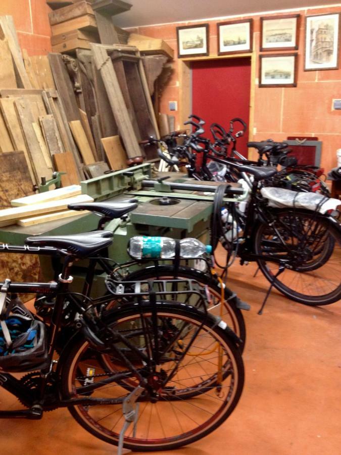 Chez L'antiquaire *